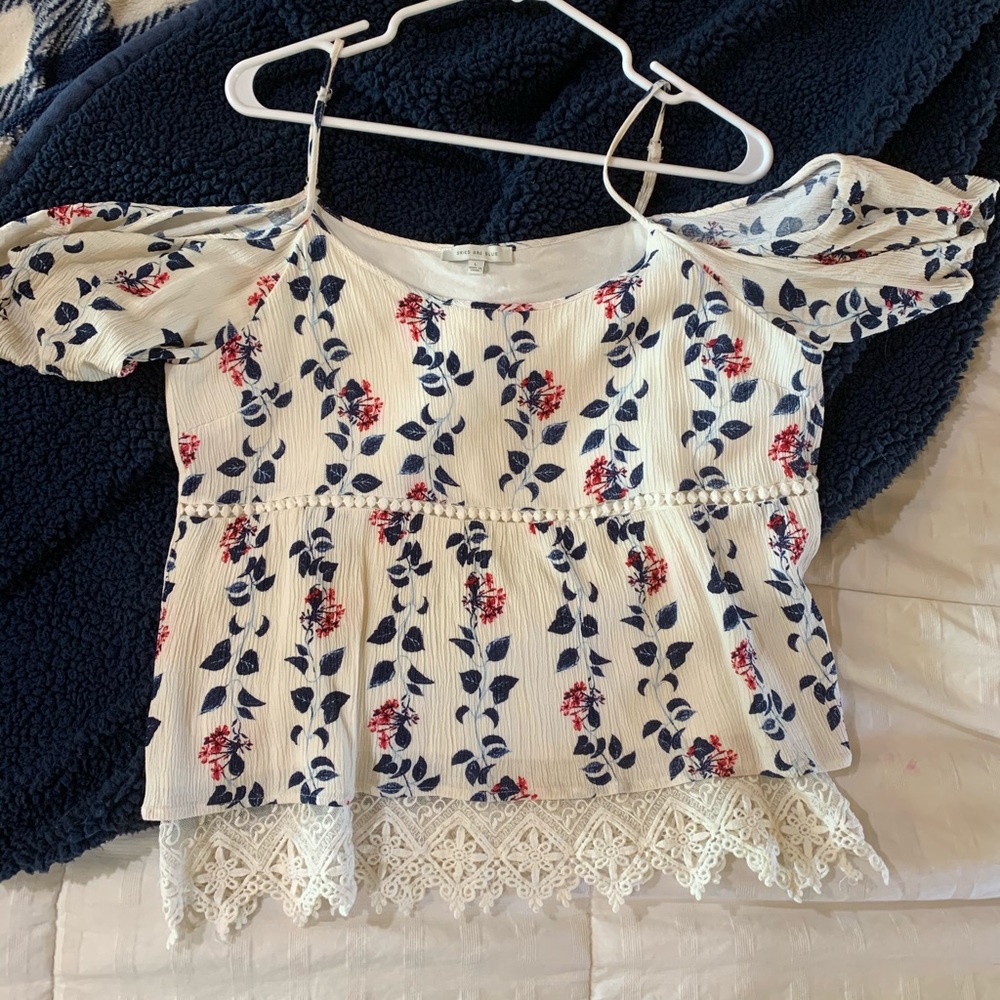 Off shoulder shirt